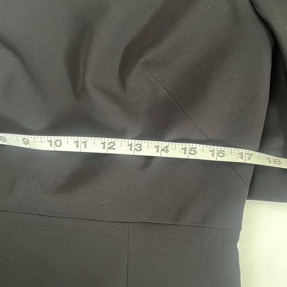 Vince Camuto sleeveless open back crepe drama ruffle black gown size 14 - Picture 7 of 10